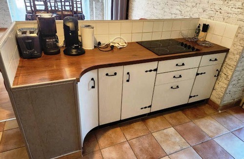 Decazeville Apartment | Apartment 'Gite 43' with Private Terrace, Shared Garden and Wi-Fi
