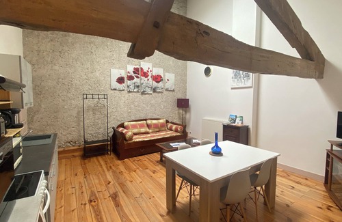 Le Fleix Apartment | Apartment Gîte le Hibou located in the heart of Périgord Pourpre near Bergerac.