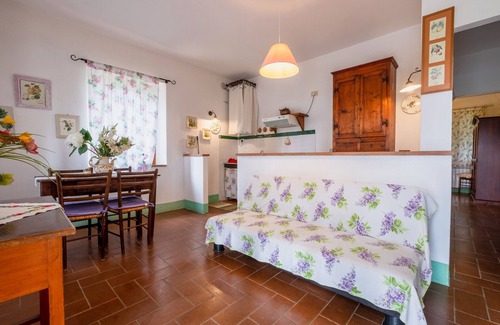 Gallina Apartment | Apartment "Glicine" with Shared Pool & Wi-Fi
