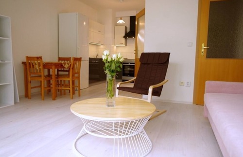Prague 10 Apartment | Apartment golden Prague-for couples and for family. Quiet area near the downtown