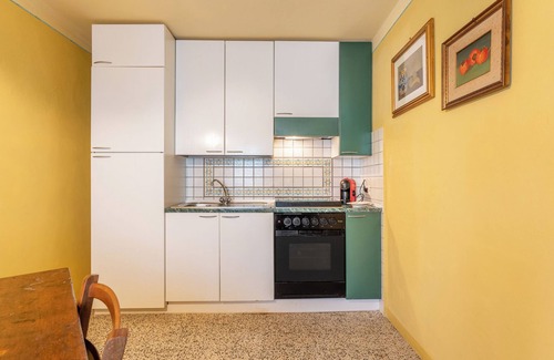 Molazzana Apartment | Apartment 'Grillo Rosso 5' with Private Garden