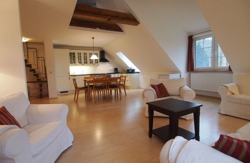 Gingst Apartment | Apartment 'Gut Rattelvitz - Galerie West' with Sea View, Private Terrace and Wi-Fi