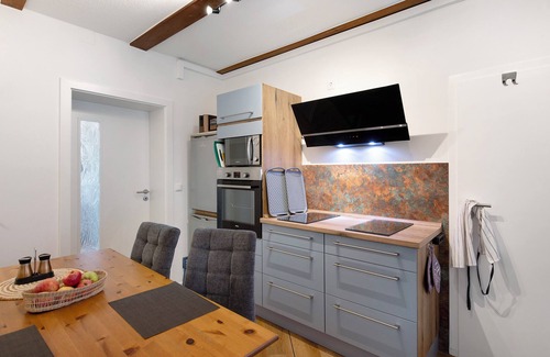 Kalkhorst Apartment | Apartment 'Haus Hinz 1 Zi Fe-Wo An Der Ostsee' with Shared Terrace, Shared Garden and Wi-Fi