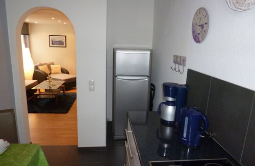 Metternich Apartment | Apartment 'Haus Uni Koblenz Wohnung 2' with Shared Terrace and Wi-Fi