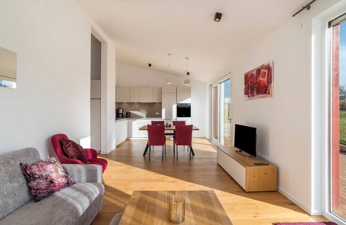 Conweiler Apartment | Apartment 'Herbst' with Shared Pool, Private Terrace and Wi-Fi