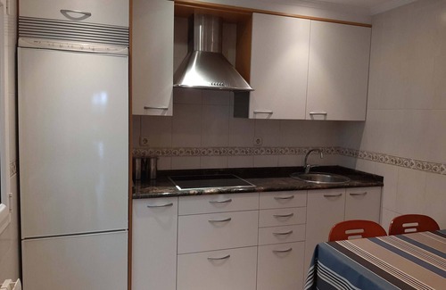 Zarautz Apartment | Apartment Herrikobarra 2 - in the center 500m from the beach by Egona