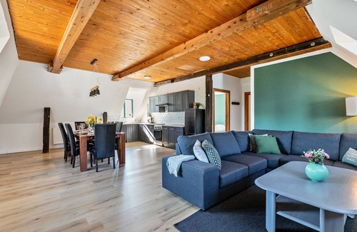 Hovede Apartment | Apartment "Historischer Resthof" with Private Garden & Wi-Fi