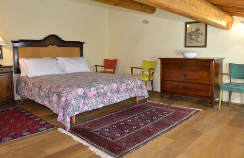 Monzambano Apartment | Apartment "I Barbasse Estate" with Garden & Wi-Fi