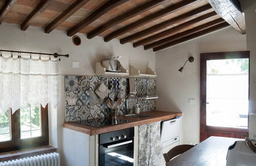 Colle di Val d'Elsa Villa | Apartment in villa with WIFI, pool, TV, patio, panoramic view, parking, close to San Gimignano