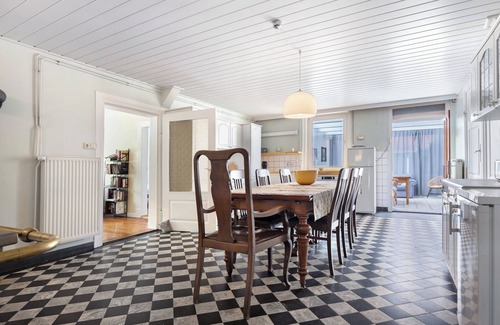Amt Neuhaus Apartment | Apartment 'Idyllisches Bauernhaus Am See' with Lake View, Private Terrace and Wi-Fi