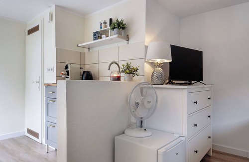 Stelle Apartment | Apartment 'Idyllisches Zimmer Im Grünen' with Private Garden and Wi-Fi