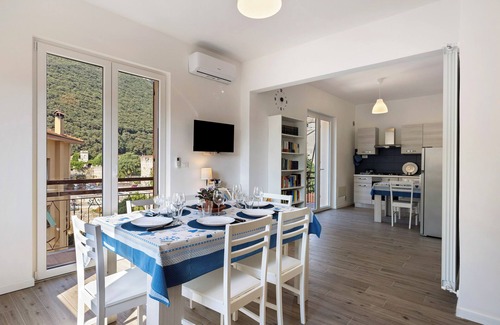Finalborgo Apartment | Apartment 'Il Borgo Incantato con garage' with Wi-Fi and Air Conditioning