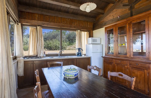 Marsala Apartment | Apartment "Il Carrubo" with Sea View, Shared Pool, Wi-Fi, A/C & Terrace