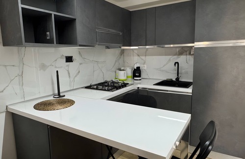 Pegli Apartment | Apartment 'Il Fortino' with Balcony, Wi-Fi and Air Conditioning