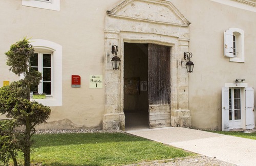 Barbaste Apartment | Apartment in a golf course with heated pool