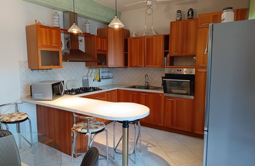 Villafranca di Verona Apartment | Apartment in courtyard 15' from Lake Garda