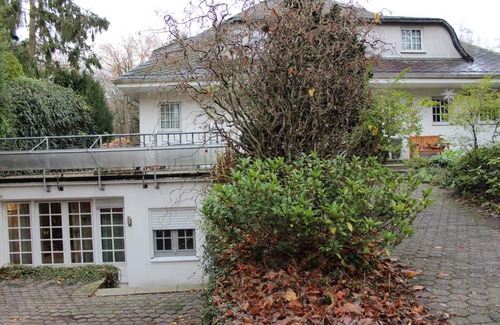 Dellbrueck Apartment | Apartment in Dellbrück frisch renoviert, 300 Meter bis zur Strassenbahn, ruhige Lage