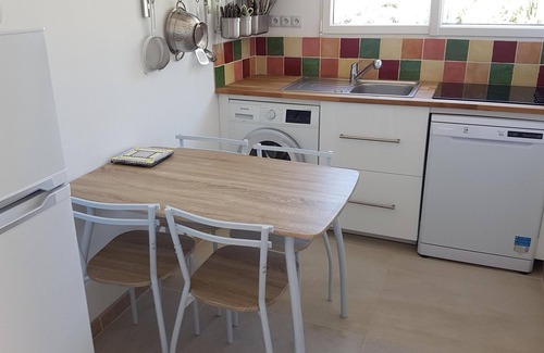 Beaumes-de-Venise Apartment | Apartment in the middle of olive trees, very nice view