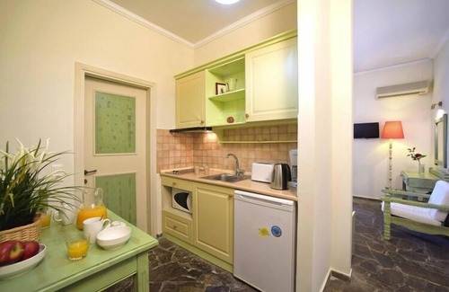Gouvia Apartment | Apartment in Gouvia with Sea View and Pool