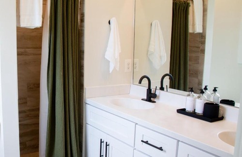 Batesville Apartment | Apartment in Heart of Crozet Near KFV - Mtn Views 302