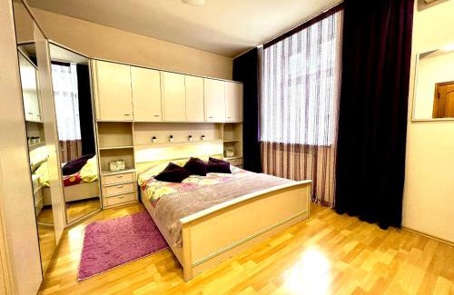 Khreshchatyy Yar Apartment | Apartment in Kreschatik