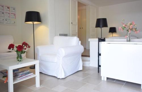 Montbrun-les-Bains Apartment | Apartment in Montbrun-les-Bains near forest