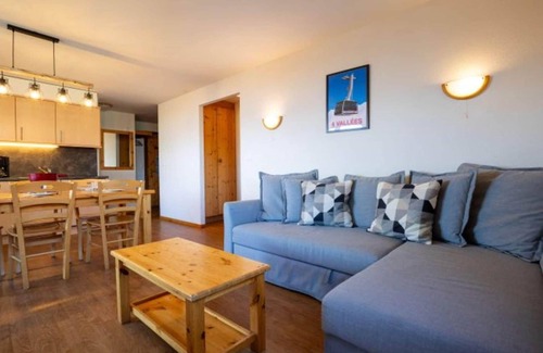 Saint-Pierre-de-Clages Apartment | Apartment in Nendaz with Ski-In/Ski-Out Access