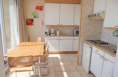 Nieuwpoort-Bad Apartment | Apartment in Nieuwpoort with Beach Access