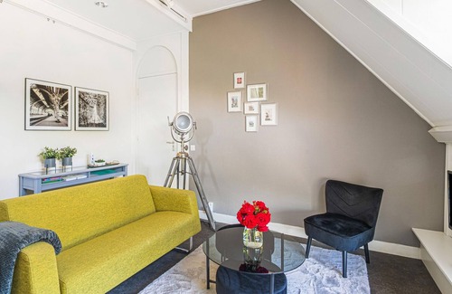 Bad Nieuweschans Apartment | Apartment in a monumental villa in Bad Nieuweschans
