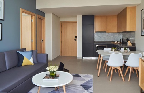 Jumeirah Village Triangle Apartment | Apartment in Novotel JVT comfort and fun 4 gusts, Voll furnished, with internet.