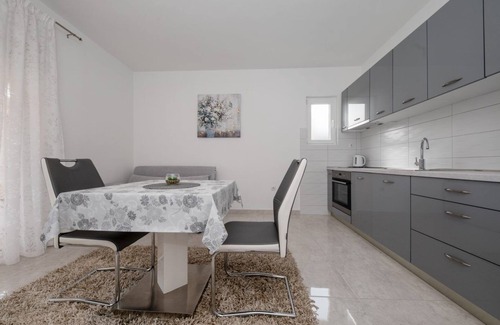 Palit Apartment | Apartment in Palit with Balcony, Air condition, WIFI, Dishwasher (820-8)
