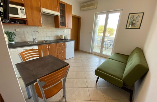 Omisalj Apartment | Apartment in Punat with Terrace, Air condition, WIFI, Washing machine (3829-3)