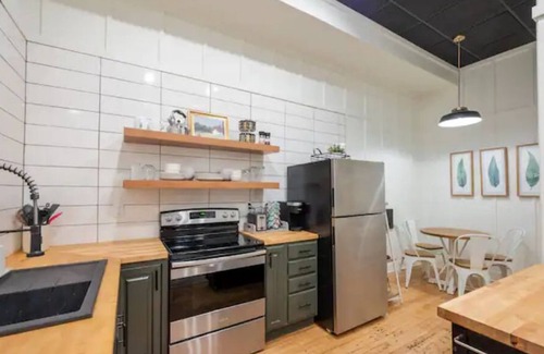 Goodhue Apartment | Apartment in Refurbished bldg w/Gym access