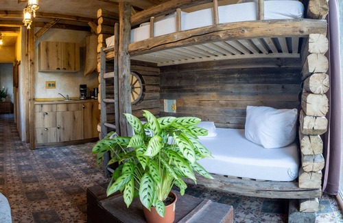Coswig Apartment | Apartment in the carriage builder's house, bottom right