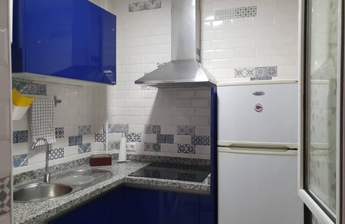 Fontanal-Maria Auxiliadora-Carretera de Carmona Apartment | Apartment in the Fontanal, House - Courtyard of neighbors