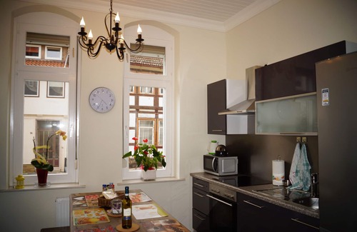 Einbeck Apartment | Apartment in the heart of Einbeck 3 bedrooms, 2.5 bathrooms, garden! TOP