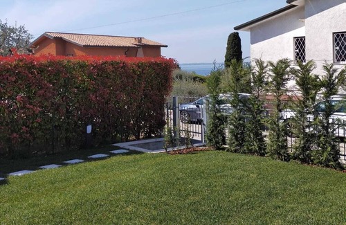 Bardolino Apartment | APARTMENT IN VILLA, LAKE VIEW, 5 MINUTES WALK FROM THE LAKE AND THE VILLAGE