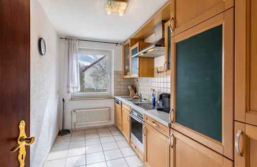 Reutlingen Apartment | Apartment 'In Zentraler Lage' with Balcony and Wi-Fi