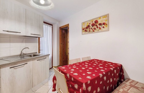 Isolaccia Apartment | Apartment 'A Due Passi Valdidentro' near Ski Lifts with Mountain View & Wi-Fi