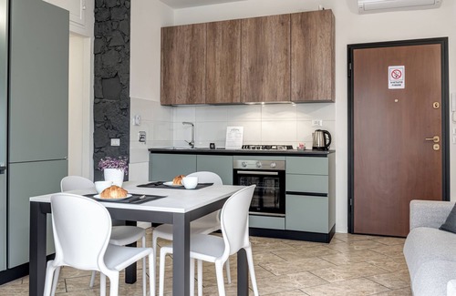 Peretola Apartment | Apartment 'Josephine Florence' with Balcony, Wi-Fi and Air Conditioning