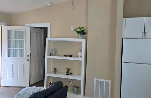 Magnolia Apartment | Apartment just 23 minutes from Texas Renaissance Festival
