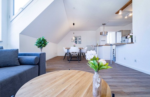 Emmendingen Apartment | Apartment 'Kim Fewo 1' with Wi-Fi