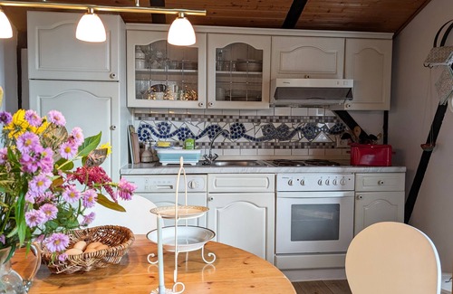 Bielenberg Apartment | Apartment 'Kleines Quickborn' with Balcony and Wi-Fi