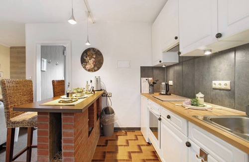 Burg Apartment | Apartment 'Kompass Oase' with Private Terrace, Private Garden and Wi-Fi
