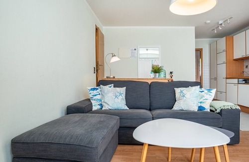 Westerholz Apartment | Apartment 'Küstenkind' with Private Terrace, Private Garden and Wi-Fi