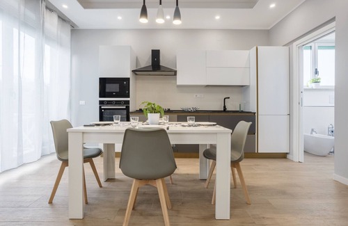Isola delle Femmine House | Apartment 'La Casa Di Simone' with Shared Garden, Wi-Fi and Air Conditioning