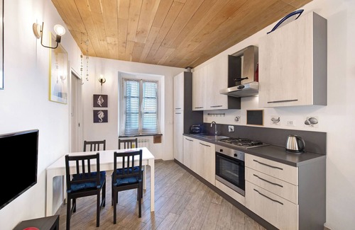 San Fruttuoso Apartment | Apartment "La Casa del Sole nel Borgo" with Balcony & Wi-Fi
