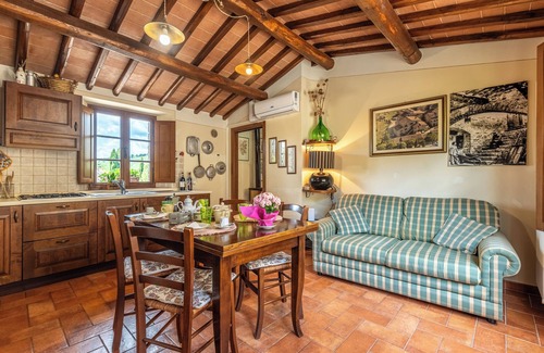 San Sano Apartment | Apartment 'La Casa Di Emma' with Wi-Fi and Air Conditioning