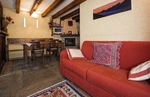 Grand Haury Apartment | Apartment "La Méizòn de Felise - Lo Bòi" with Mountain View, Shared Garden & Wi-Fi