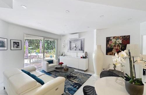 Golfe Juan Apartment | Apartment La Palmeraie with terrace Golfe Juan